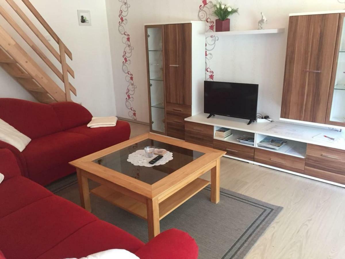 Bi Klatt Tu Hus Apartment